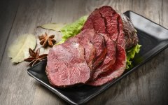 天富开户卤菜美味的秘诀 卤水保养很重要