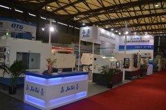 天富注册如何选择适合的数控车床？